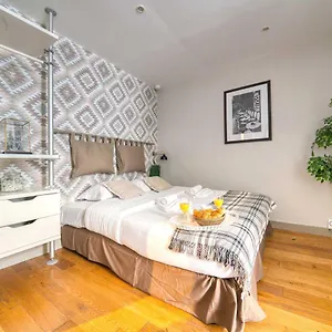 https://montparnasse-delightful-apartment-villemain.fr-paris.fr